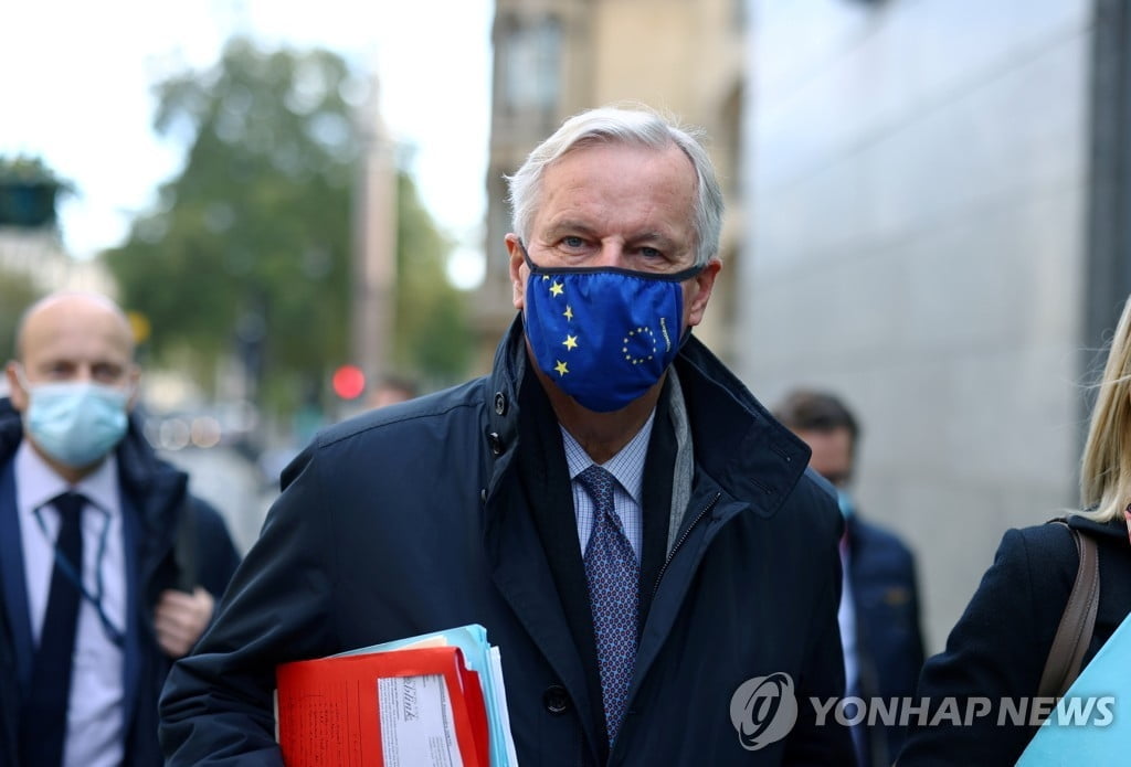 백신 출시 앞두고 전 세계 `시름`…EU-영국 무역협상까지 중단