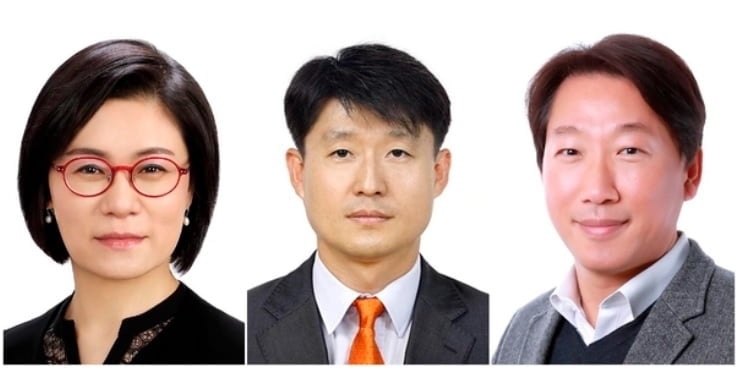 ▲(왼쪽부터) LG디스플레이 김희연, 이진규, 이현우 전무