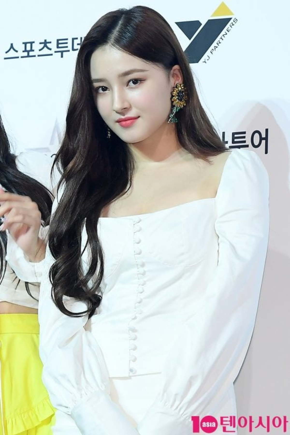 모모랜드 측 낸시 코로나19 검사자가격리…음악중심 출연 취소공식 | 한국경제 모모랜드 측 낸시 코로나19 검사자가격리…음악중심 출연 취소공식 | 한국경제