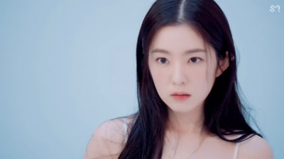 아이린, 레드벨벳 시즌 그리팅 영상서 논란 이후 첫 등장