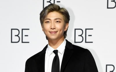 [TEN 포토] 방탄소년단 RM '듬직한 리더'