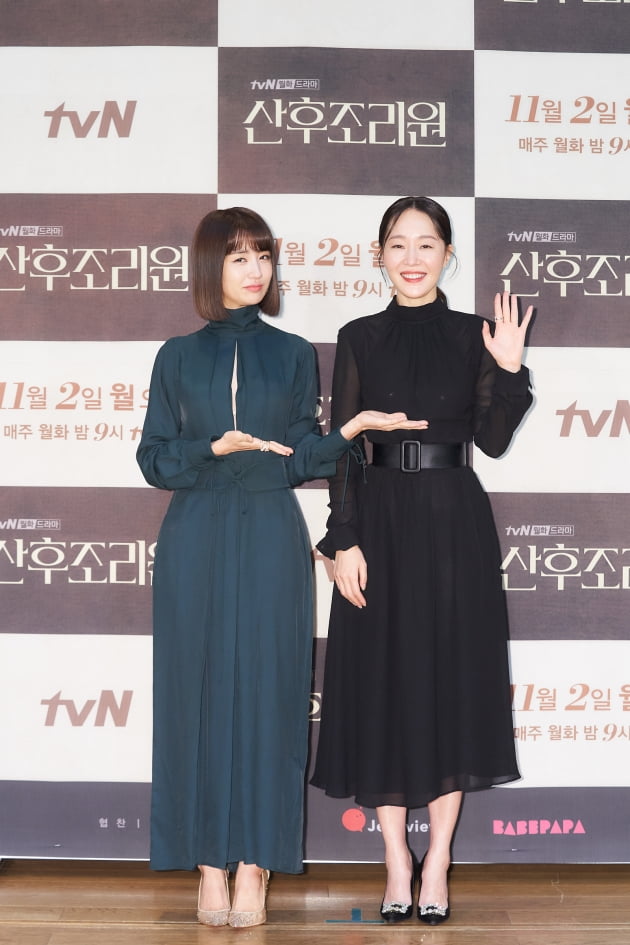 배우 박하선(왼쪽)과 엄지원. /사진제공=tvN