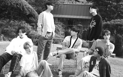 방탄소년단, 'Life Goes On' M/V 흑백사진 버전 공개[공식]