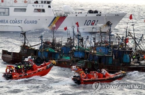 군산 앞바다서 한 달 만에 불법조업 중국 어선 1천800척 퇴거