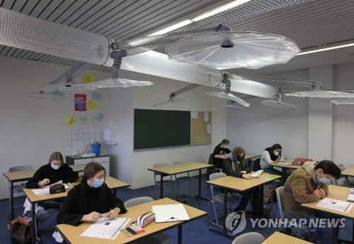 공교육 강한 독일, 2차파동 속 '학교 지키기' 갑론을박