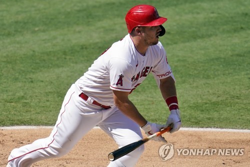 트라우트, 8번째 MLB 실버슬러거…베츠는 AL에 이어 NL에서도