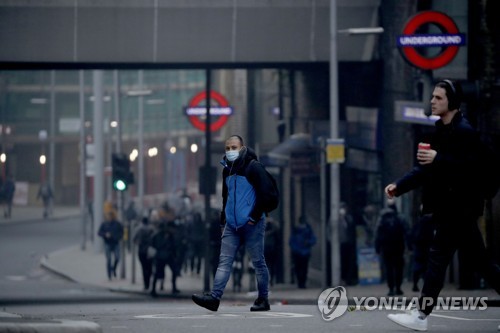 영국, '휴직자에 임금 최대 80% 지급' 내년 3월까지 연장