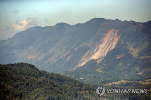 마을이 고스란히 묘지로…과테말라, 산사태 매몰자 수색 중단