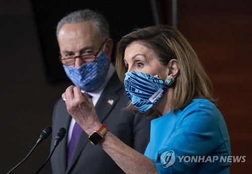 바이든, 코로나 급속확산 속 대규모 부양책 촉구…공화 요지부동