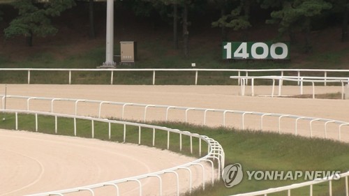 고 문중원 기사가 부당하다고 호소한 조교사 개업심사 결국 폐지