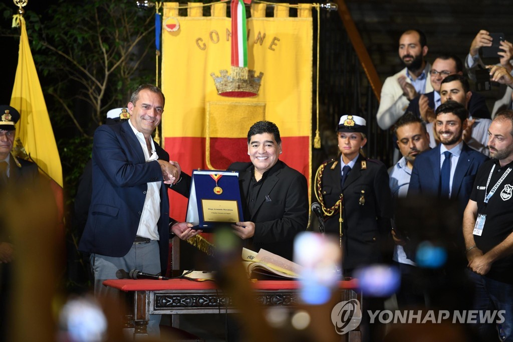 '큰 별이 졌다' 마라도나 별세에 이탈리아 나폴리 애도 물결(종합)