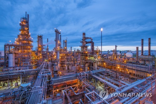 국제유가, 백신 기대감에 연이틀 상승…WTI 2.7%↑