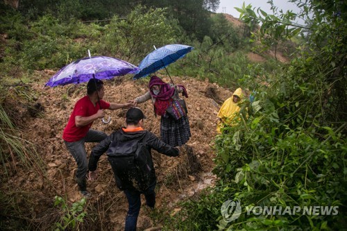 "마을 전체가 파묻혀"…허리케인에 과테말라 150명 사망·실종