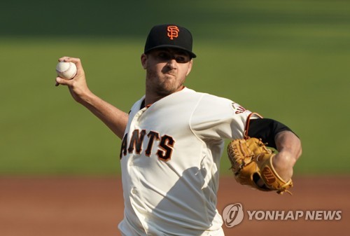 MLB 스트로먼·가우스먼, QO수용…안정 택한 메이저리거들