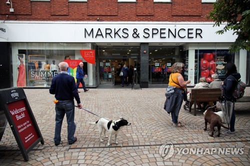 영국 대표 유통업체 M&S, 코로나에 94년만에 손실 기록