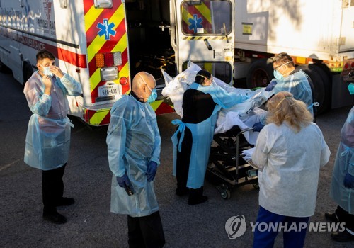 미 간호사가 폭로한 코로나 참상 "최소한의 치료도 못 받고…"