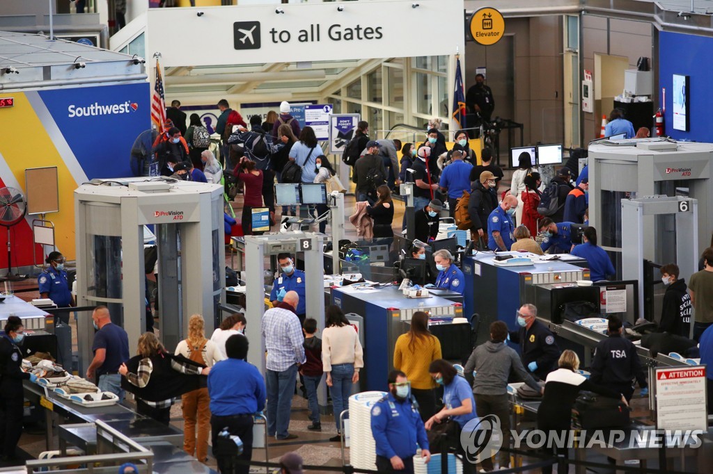 美 추수감사절 코로나 기폭제 되나…신규사망 6개월만에 최다(종합)