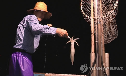 제주 서부 관광명소 자구내포구 한치 특화 어촌관광거리로 변신