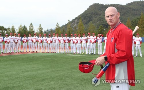 윌리엄스 KIA 감독 2년 연속 마무리 훈련 지휘…12월 초 미국행