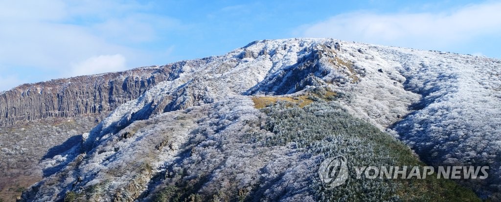 '눈 구경 어렵네' 한라산 첫눈 감감무소식…올해는 언제쯤