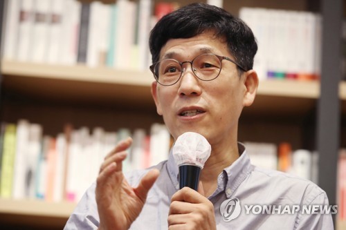 유시민 "이견 핍박 사회"…진중권 "그 입으로 할 소리 아닌데"