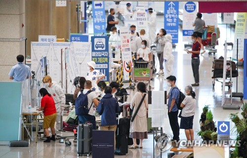 방충망 찢고도망 공사장 취업…외국인 코로나 격리위반 천태만상