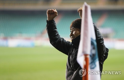 'K리그1 감독상' 김기동 감독 "포항만의 축구 색깔 만들어갈 것"