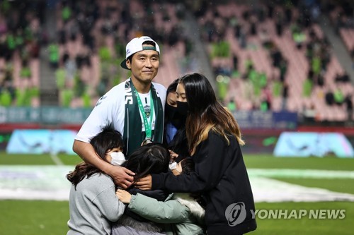 은퇴 경기서 풀타임 뛴 이동국 "다 쏟아부었습니다"