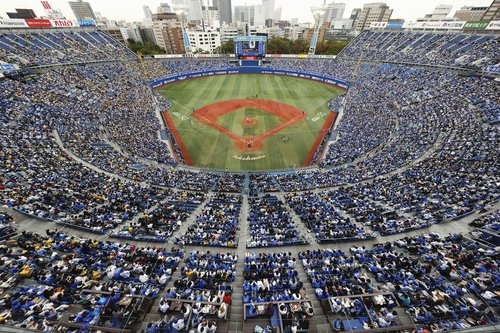 日 코로나 신규 확진 일요일에도 900명대…"분명한 증가세"