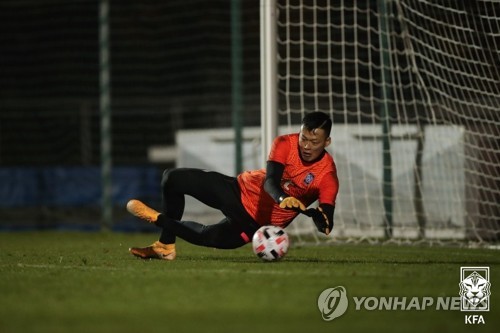 '선방쇼'로 벤투호 참패서 구한 구성윤…GK 경쟁 '나도 있소!'