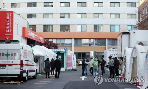 현재 확진자 1명이 1.07명에 전파…"일정수준 넘으면 급증 가능"