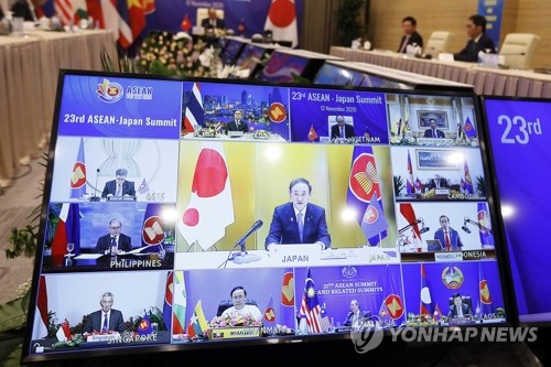 아세안 성명서 신경전…日 'AIIB' 삭제 中 '인도·태평양' 반대