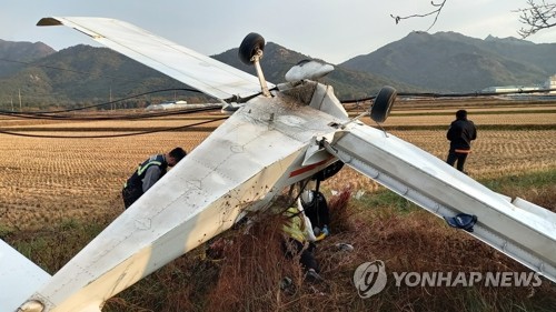 영암서 체험 비행 중 경비행기 추락…2명 중상(종합)