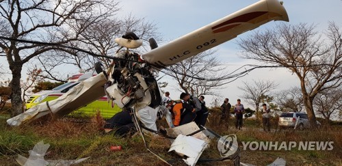 영암서 체험 비행 중 경비행기 추락…2명 중상(종합)