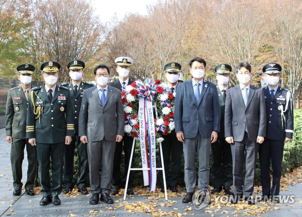 비건 "북 비핵화 협상, 상향-하향식 상호보완 필요성 공감"