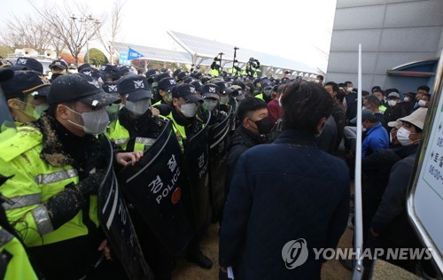 농민집회 연행 입장대립…"법 집행 정당" vs "경찰력 남용"