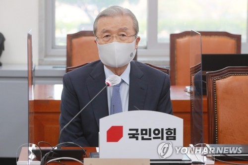 김종인 "가덕도신공항 적극 검토…일관성은 유감"