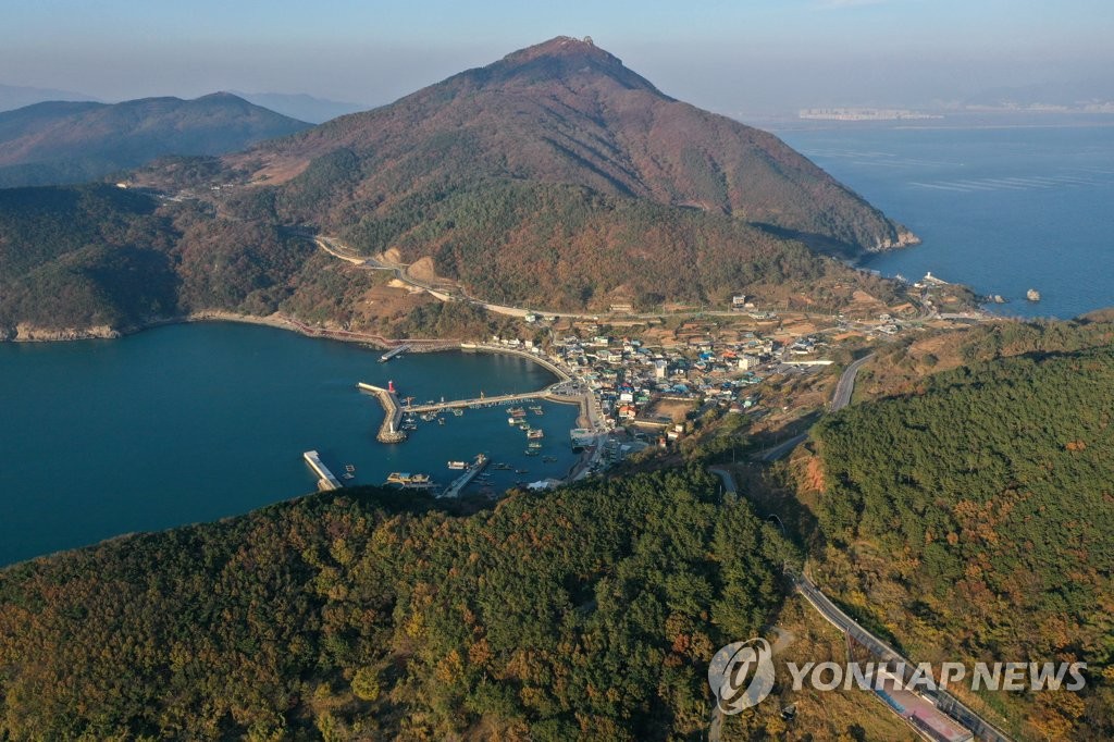 부산 소수 4당 연대 "침묵하는 환경단체…신공항 입장은?"