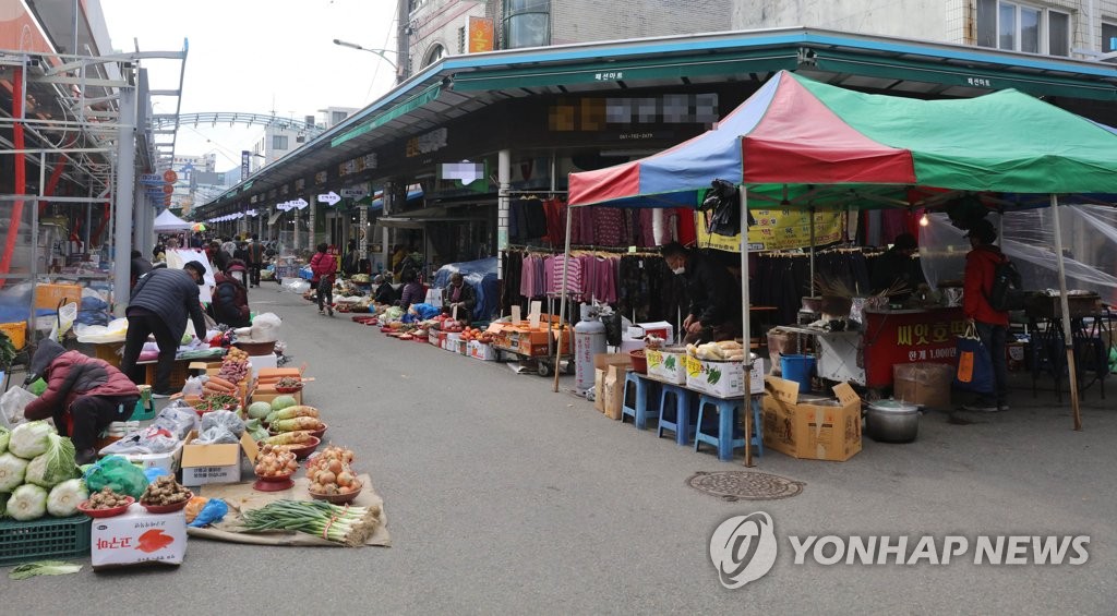 "손님은 달랑 한 명"…거리두기 2단계 순천 상인들 '한숨만'