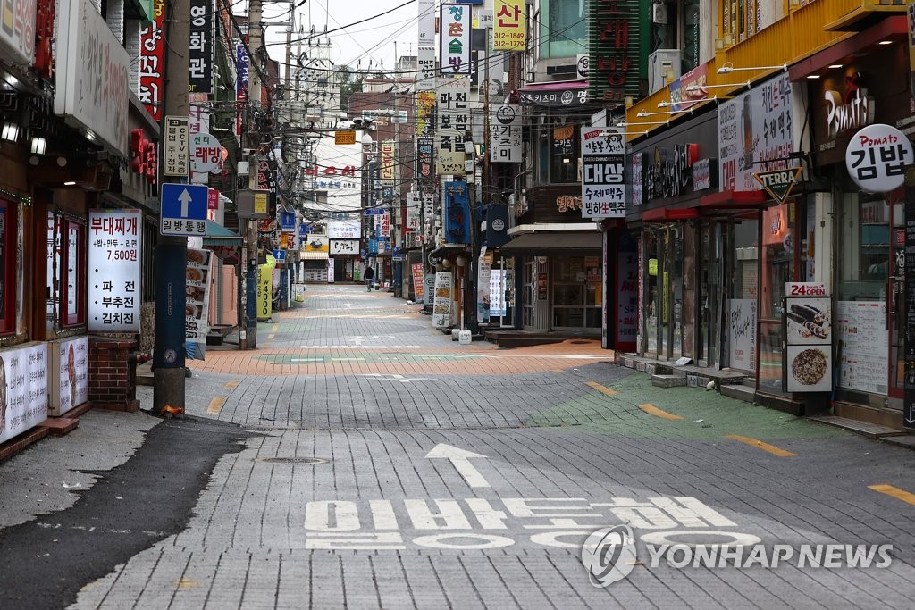 2단계 격상 앞둔 서울 번화가 한산…자영업자들 울상(종합)