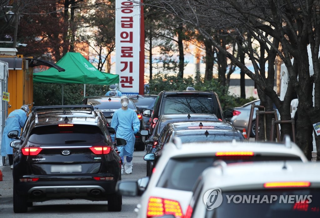 최근 1주간 수도권 일평균 200명 확진…"전국 대규모 확산 위험"