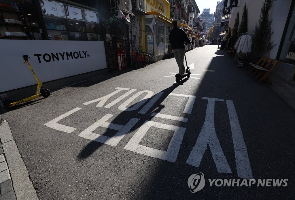 일상공간 속 집단감염 확산…가족-학원-학교-교회 등지서 전파(종합)