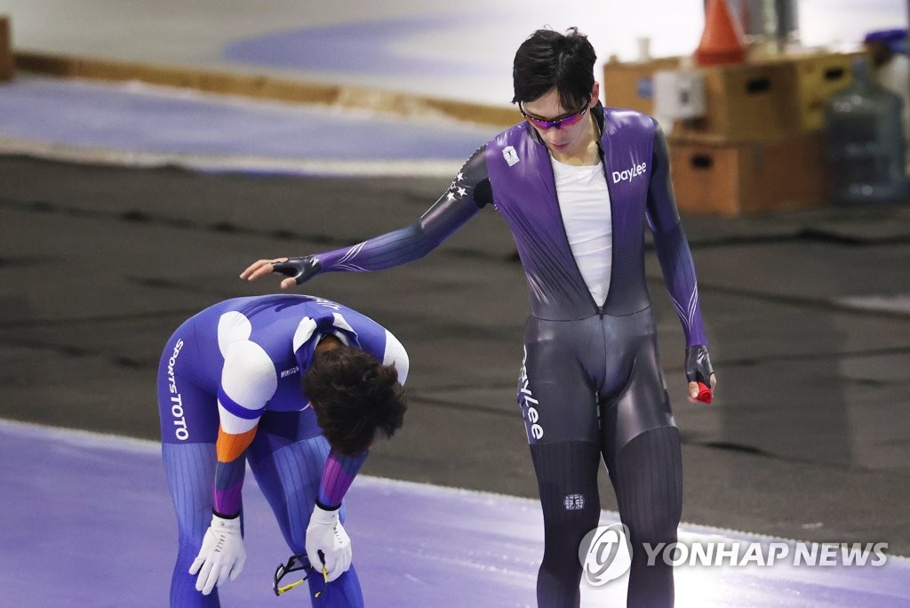 빙속 엄천호, 회장배 5,000ｍ 우승…'복귀' 이승훈은 4위