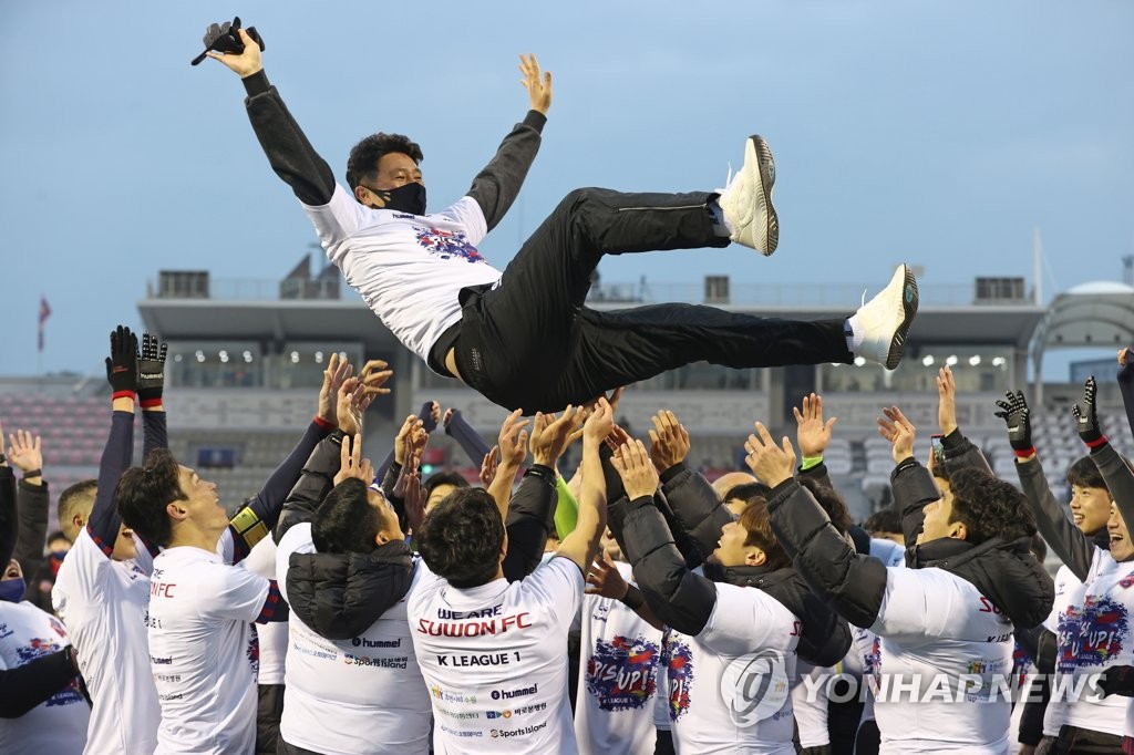 공격축구로 승격 거머쥔 수원FC 김도균 "안병준·마사 고맙다"