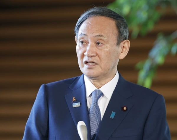 스가 요시히데(菅義偉) 일본 총리가 지난 2일 총리관저에서 기자들의 질문에 답하고 있다. /사진=연합뉴스