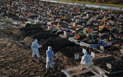 러시아 코로나19 사망자 역대 최대치…"하루 442명 사망"