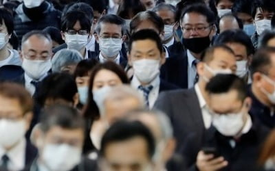 [속보] 일본서 신규확진 사흘째 최다치…총 2412명