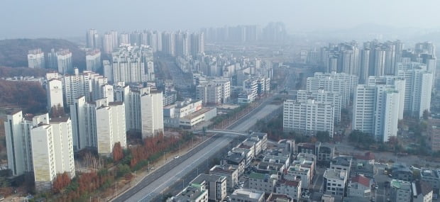 김포 묶이니 고양 꿈틀…김현미 아파트도 수천만원 뛰었다 | 한국경제