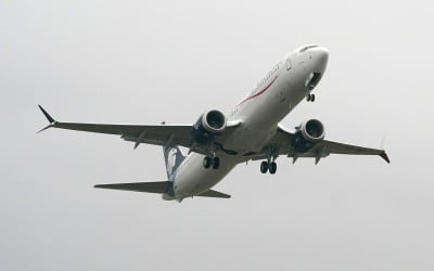 美 당국, 보잉 737맥스 운항 재개 승인…실제 운항은 언제?