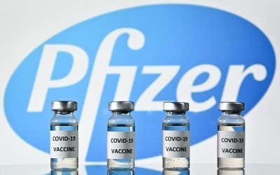 화이자 코로나19 백신 미국에 첫 도착…FDA 승인 즉시 배포